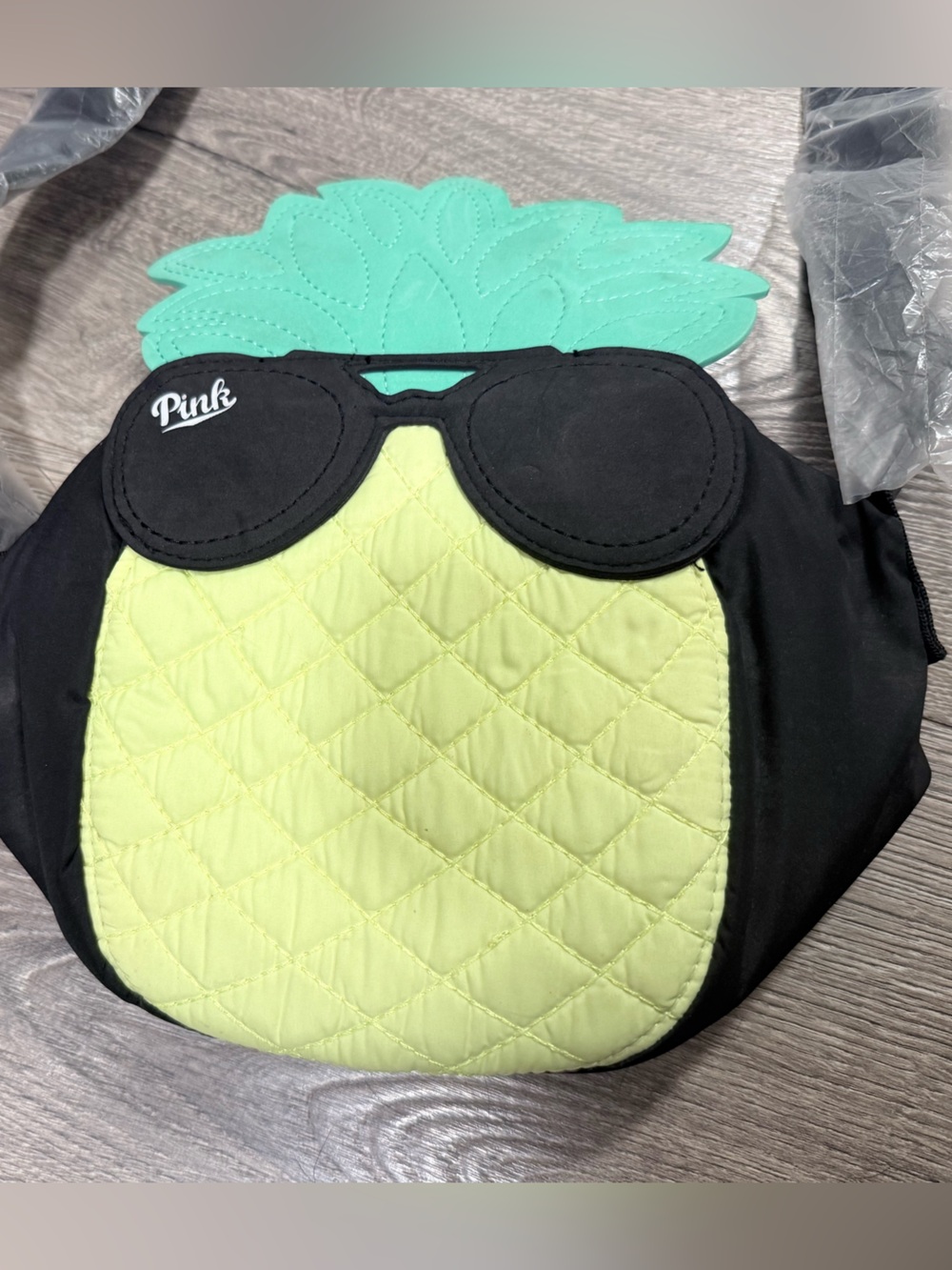 NWT PINK Victoria's Secret Pineapple Cooler Bag - Picture 2 of 8